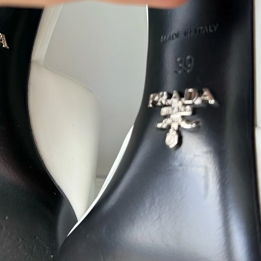 EUC PRADA Leather sandals $1,100 39 - Picture 11 of 13